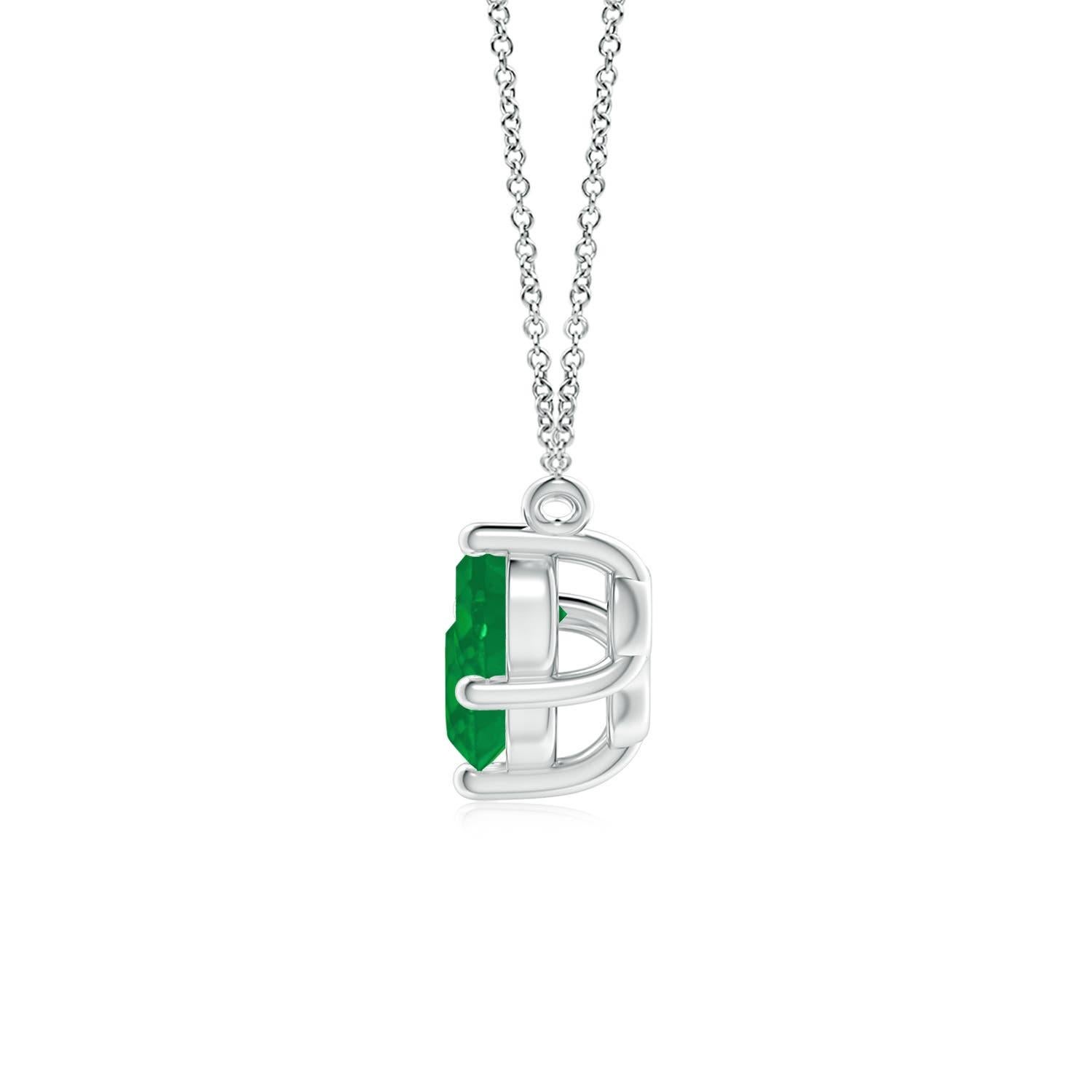Ce collier trio d'émeraudes représentera magnifiquement votre amour et votre engagement indéfectibles. Fixées dans des montures en platine, les trois émeraudes rondes d'un vert luxuriant semblent flotter sur la chaîne. L'arrangement est