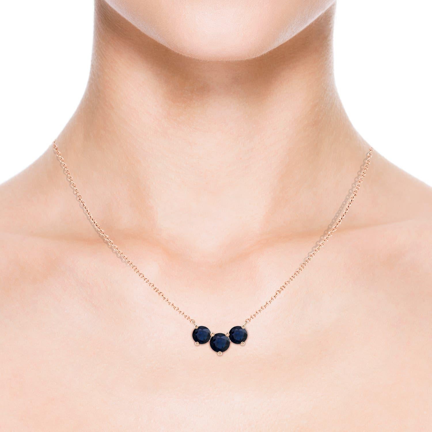 ANGARA Collana con zaffiri tondi Nature Classic Trio in oro rosa 14K per donna In condizioni Nuovo in vendita a Los Angeles, CA