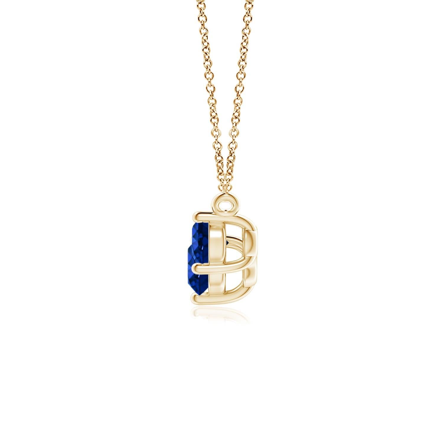 Questa collana con tre zaffiri rappresenterà magnificamente il tuo amore e il tuo impegno senza fine. Fissati in castoni d'oro giallo 14k, i tre zaffiri blu rotondi sembrano fluttuare sulla catena. La composizione è spettacolare e simboleggia