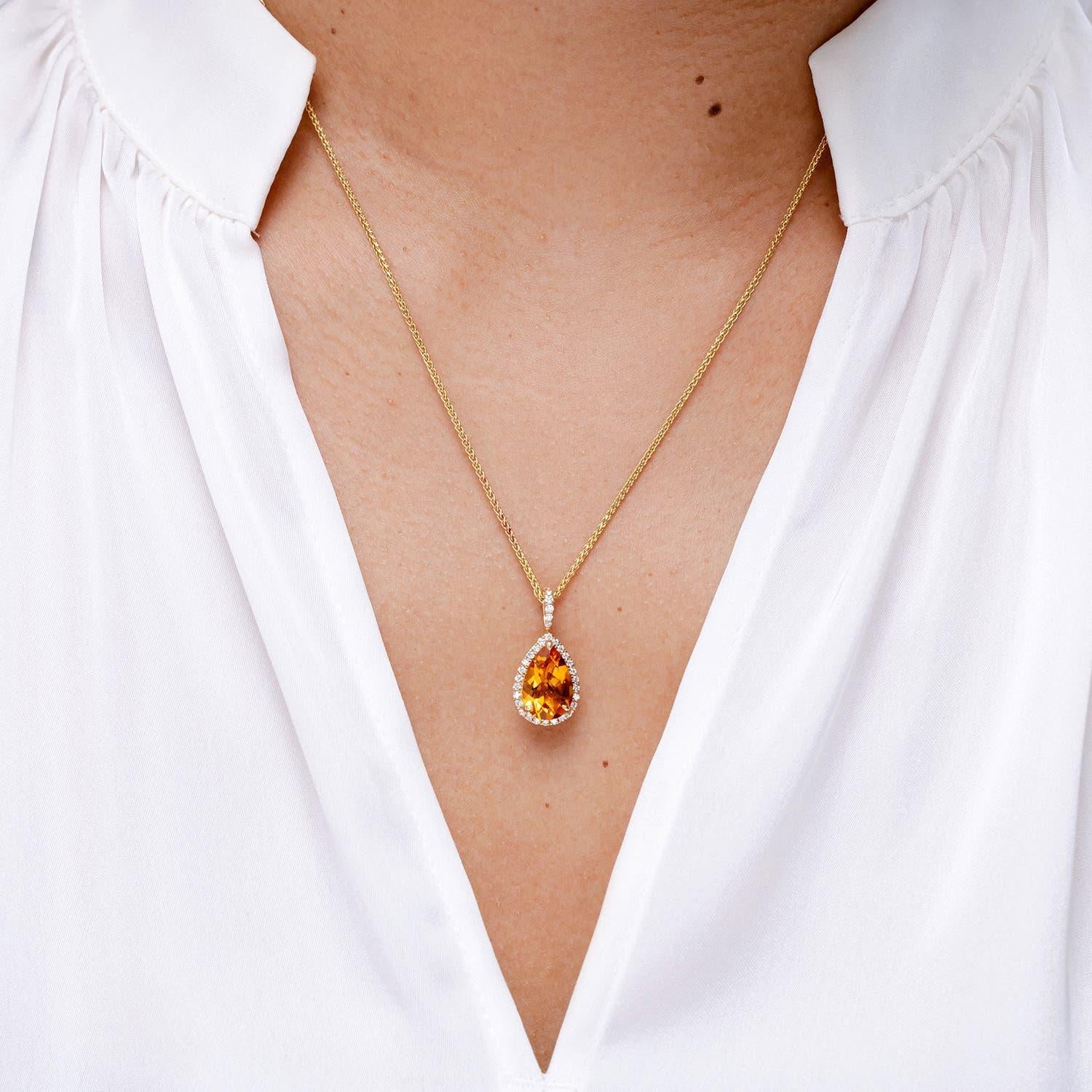 Moderne The Claw Nature 2.35 ct Citrine Teardrop Halo Pendentif en or massif 14K en vente