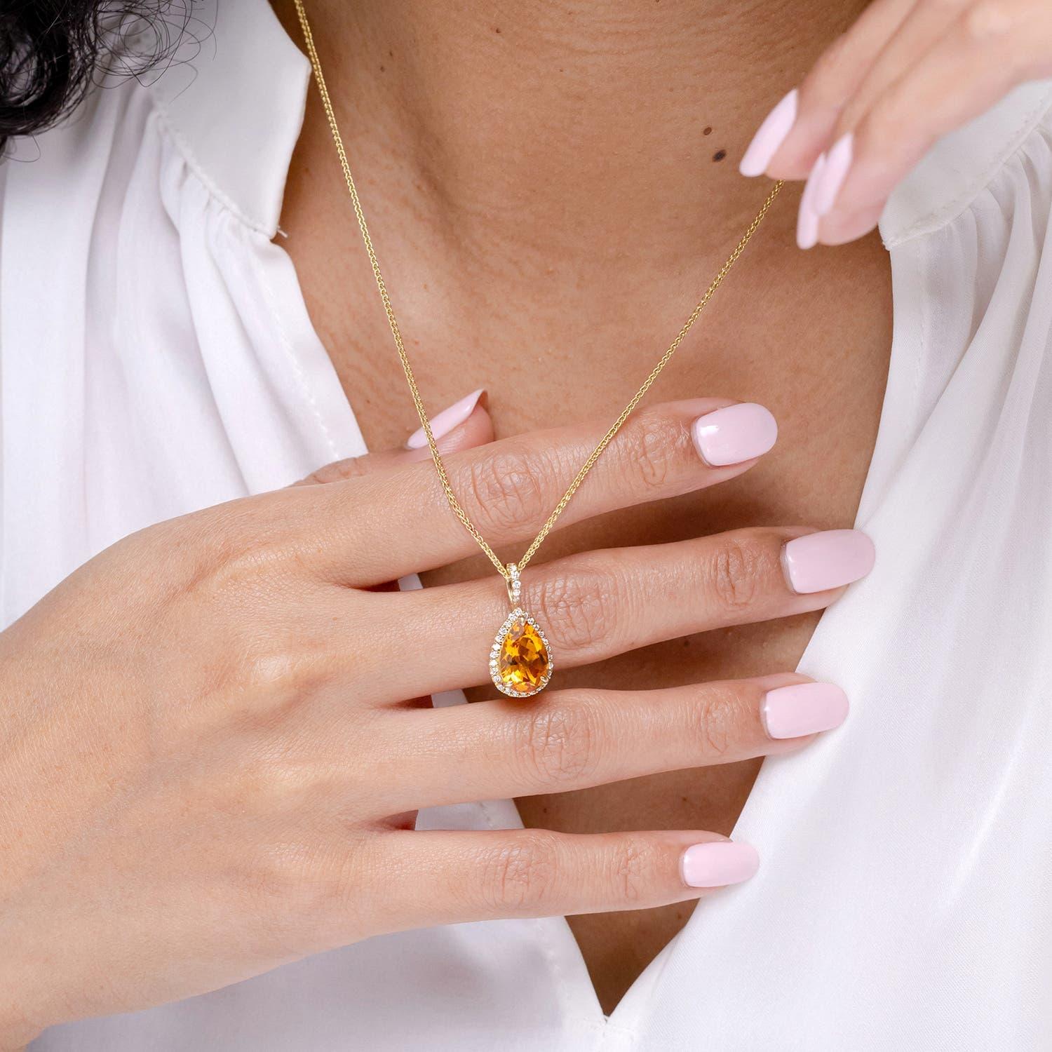 Taille poire The Claw Nature 2.35 ct Citrine Teardrop Halo Pendentif en or massif 14K en vente