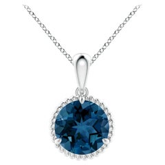 Pendentif solitaire en or 14K de 2,35 ct de topaze bleue de Londres, serti The Claw Naturel