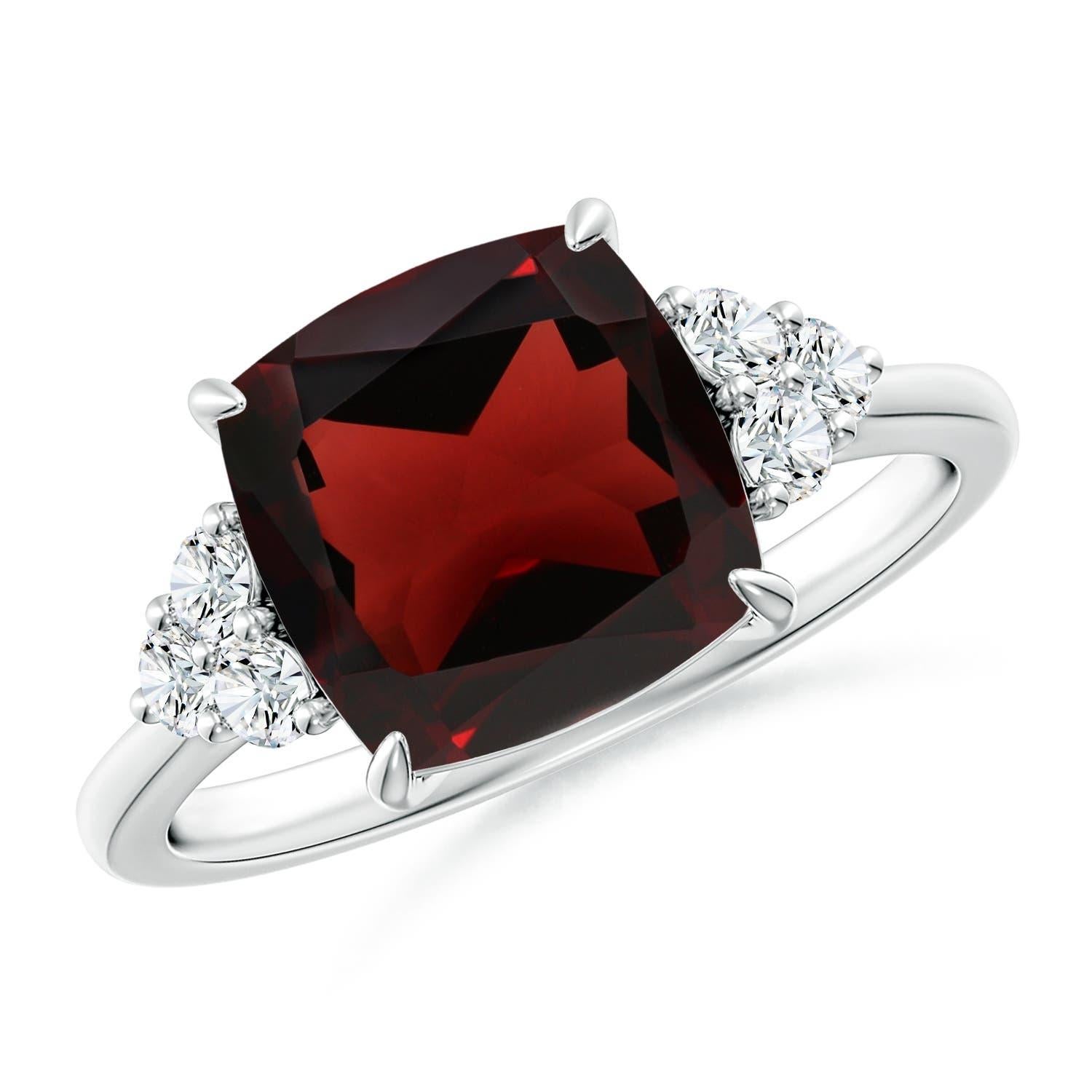 Angara Anillo de compromiso de granate natural en cojín de 3,6 ct con diamantes en oro de 14 quilates