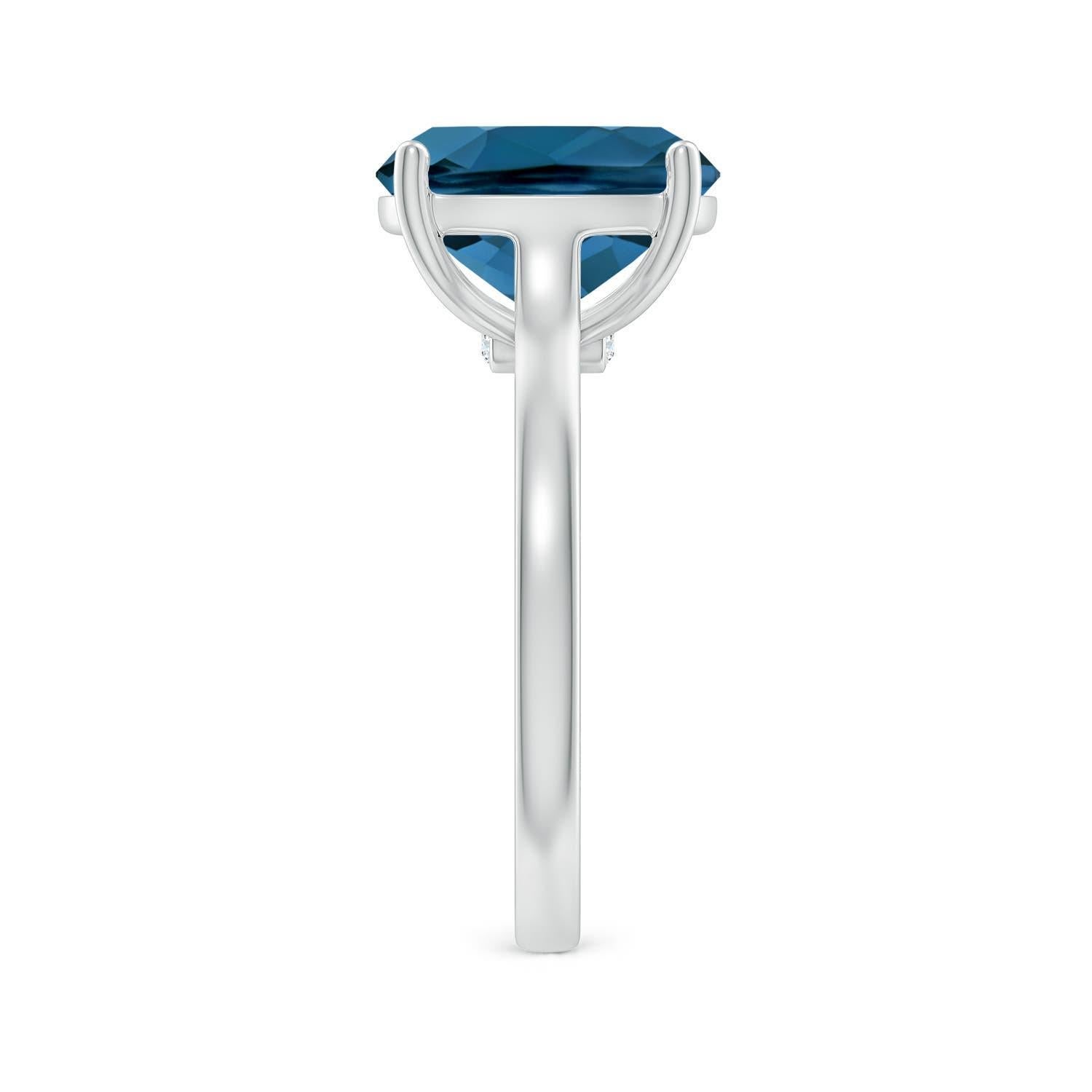 Taglio cuscino Anello solitario Angara con cuscino naturale da 4,5 ct di Topazio Blu di Londra in oro massiccio 14K in vendita