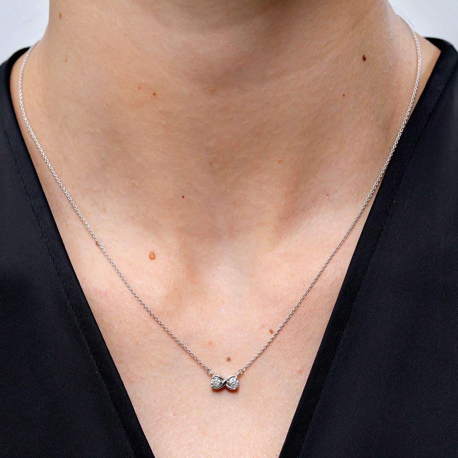 Moderne Collier pendentif double diamant naturel Angara en or massif 14K en vente
