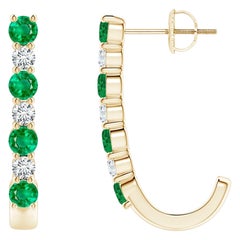 Angara natürlichen Smaragd und Diamant J-Hoop-Ohrringe in 14K massivem Gold für Frauen