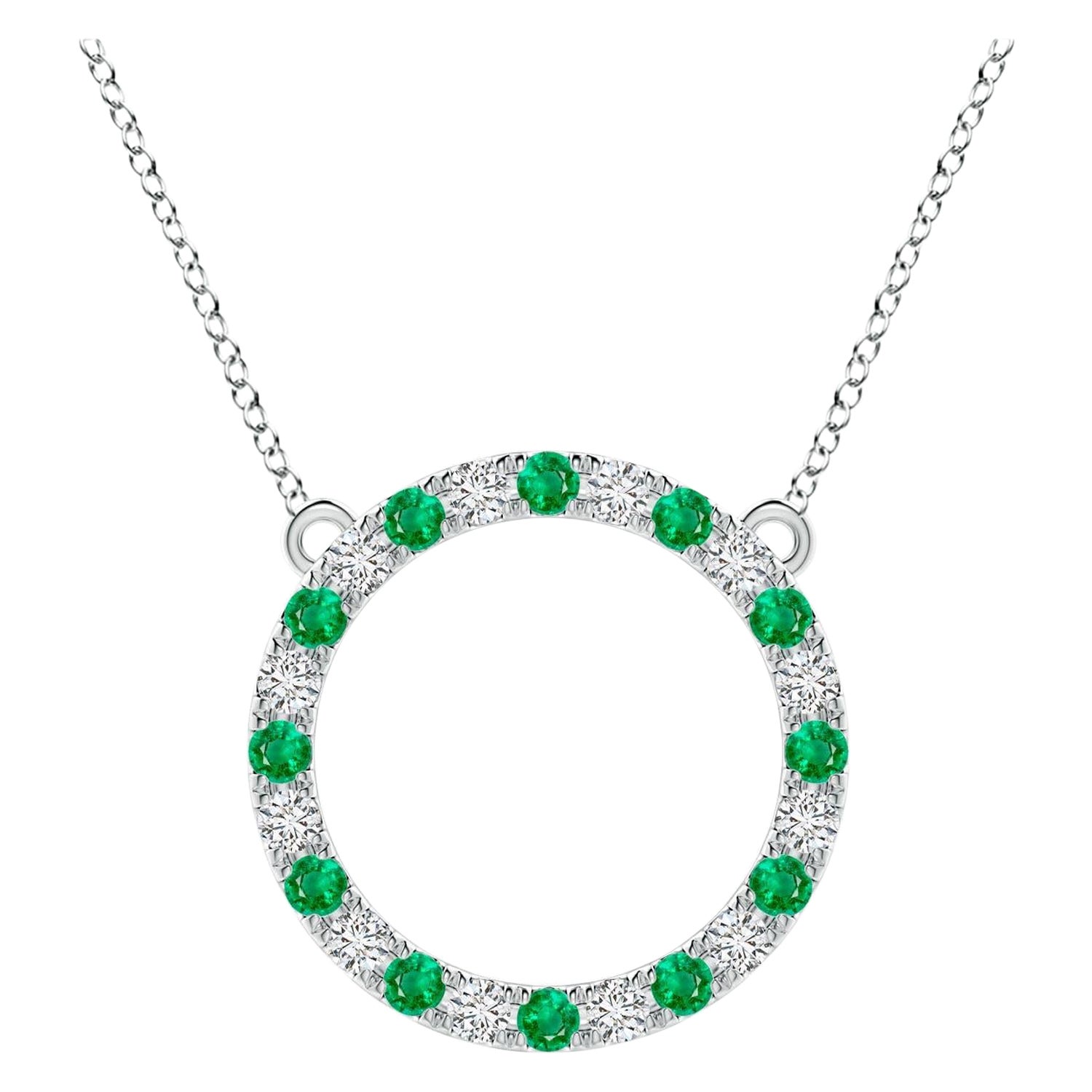 Colgante Eternidad Círculo Abierto de Esmeralda Natural y Diamante Angara en Platino