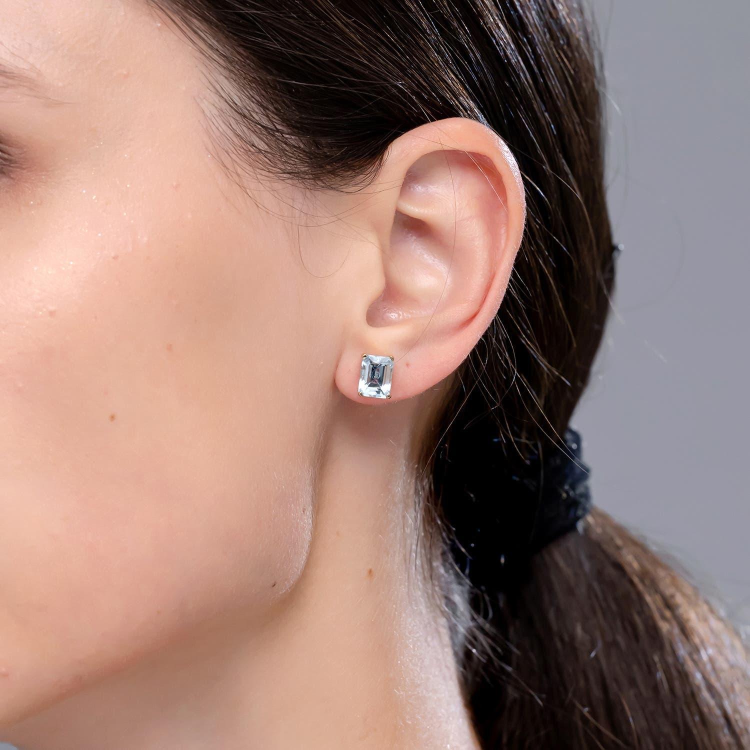 Modern Angara Natural Emerald-Cut 2.7 ct Aquamarine Solitaire Stud Earrings in 14K Gold For Sale