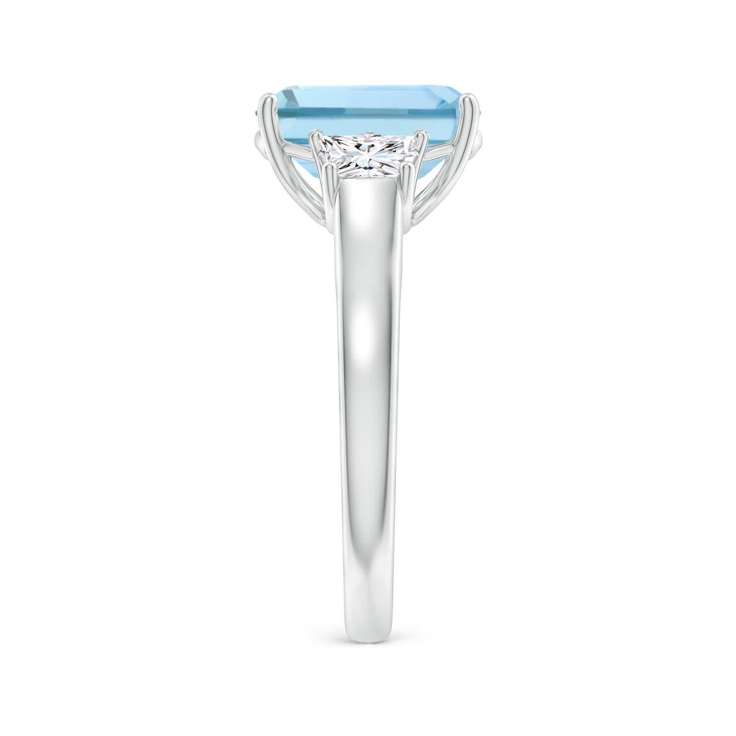 Angara Anillo de compromiso de oro de 14 quilates con aguamarina natural talla esmeralda de 3 ct y diamantes en Nuevo estado para la venta en Los Angeles, CA