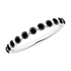 Anneau de mariage semi-éternel en or 14K avec diamant noir rehaussé de Nature Angara
