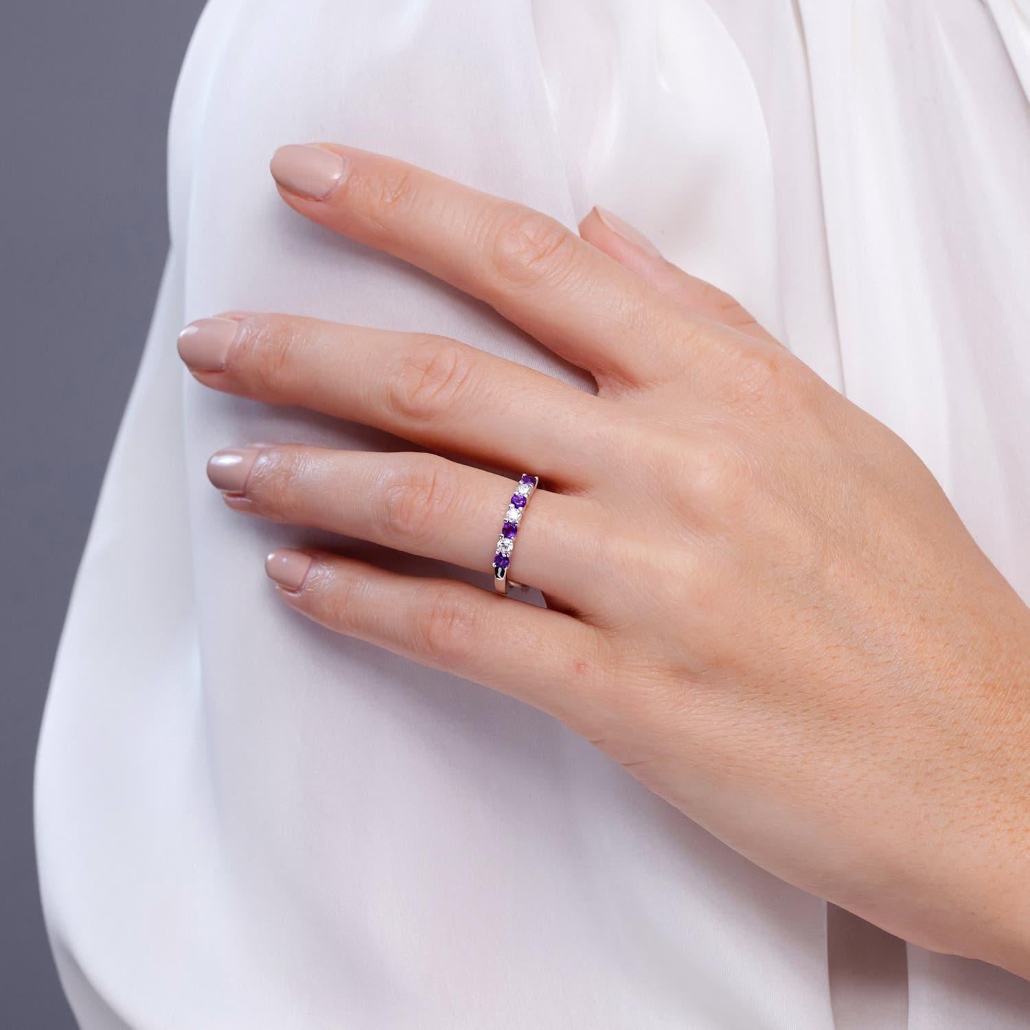Angara Alianza Eterna Natural Amatista y Diamante en Oro Macizo de 14K Moderno en venta
