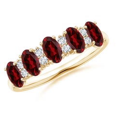 Angara Alianza Natural de Cinco Piedras con Granate y Diamante de 1,25 ct en Oro de 14K