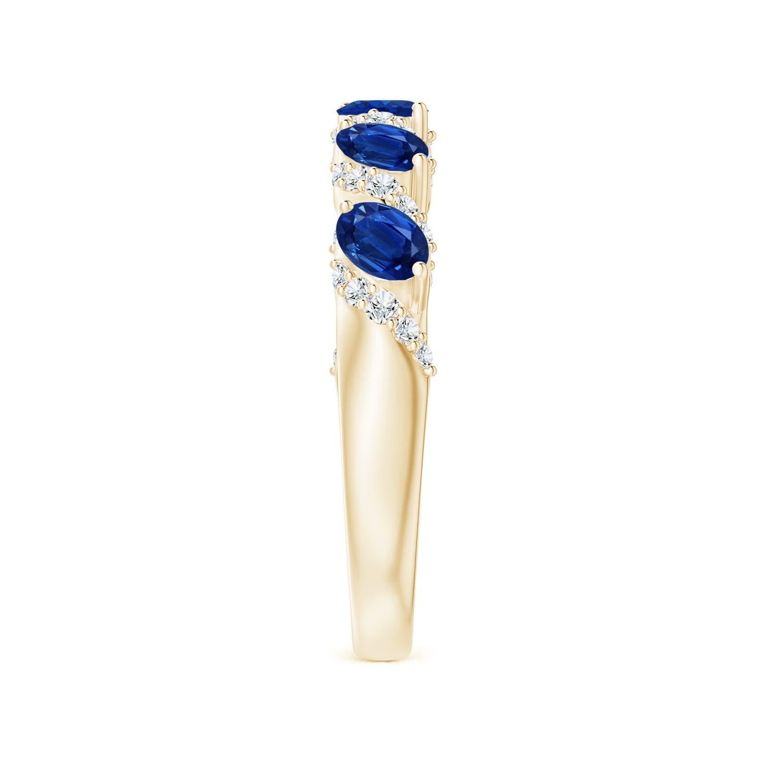 Taille ovale Angara Nature Five Stone Oval Sapphire Swirl Ring with Diamonds 14K Solid Gold (bague à tourbillon en saphir ovale avec diamants) en vente