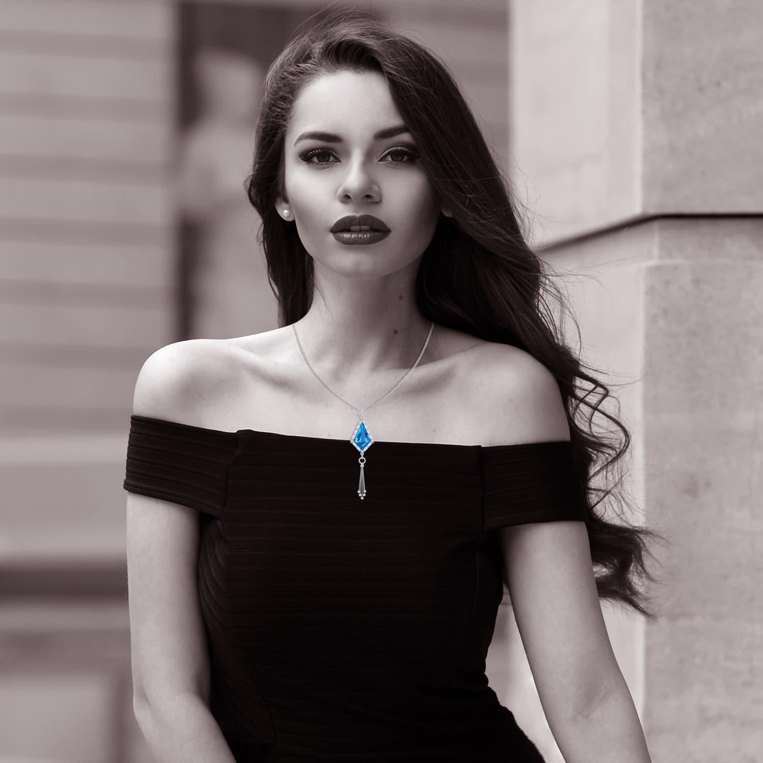 Angara Pendentif en or massif 14K avec topaze bleue suisse certifiée GIA de 10,21 ct Naturel Pour femmes en vente