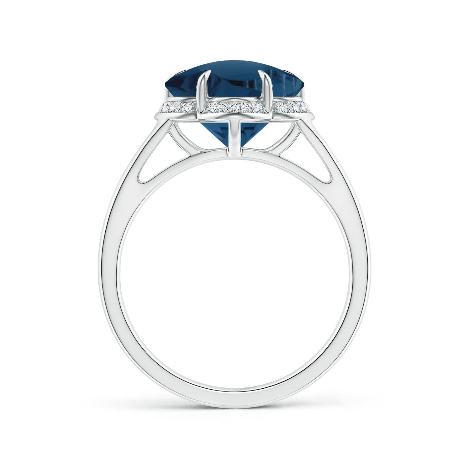 Taglio misto Anello con fiore di topazio blu londinese di 4,34 carati certificato GIA da Angara in oro 14K in vendita