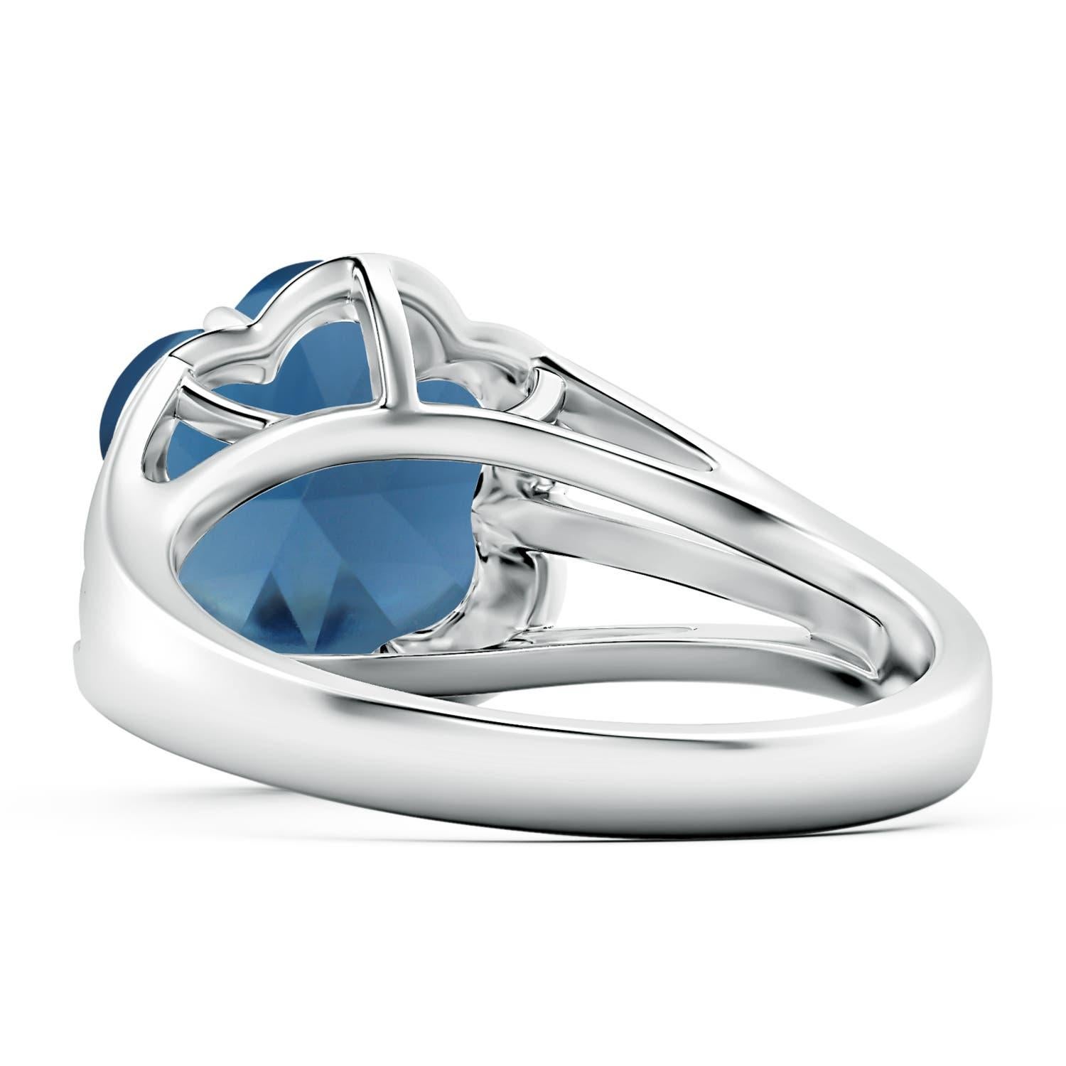 Donna Anello con fiore di topazio blu londinese di 4,34 carati certificato GIA da Angara in oro 14K in vendita
