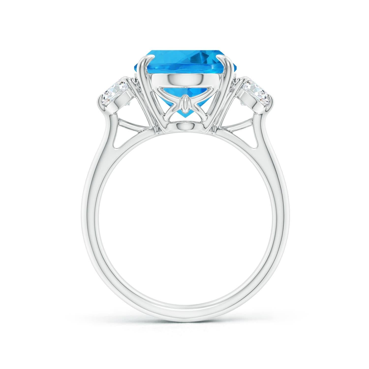 Taglio ovale Anello a tre pietre con Topazio Blu Svizzero da 7,22 carati, certificato GIA da Angara, oro 14K in vendita
