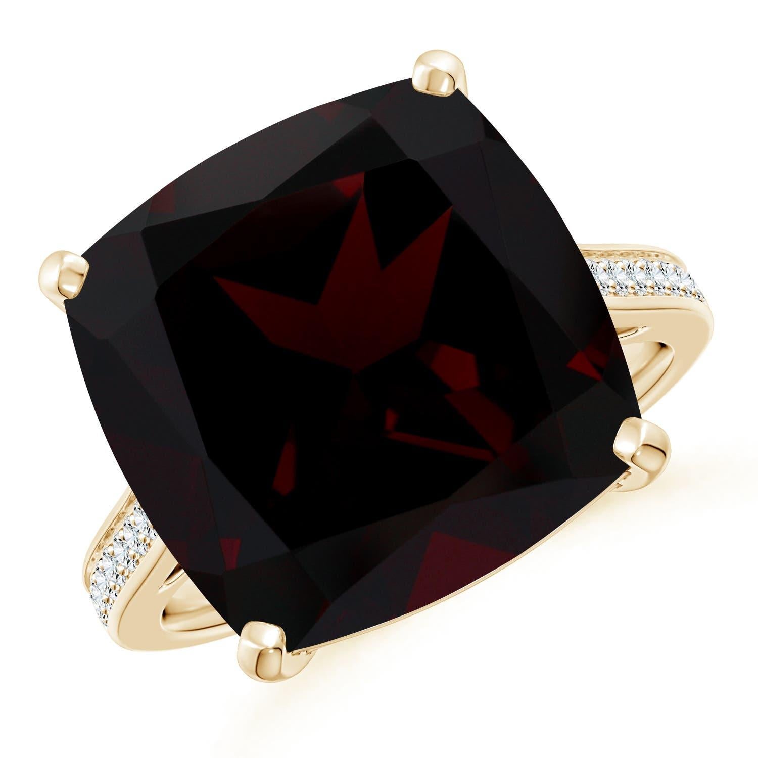Angara Natural GIA Certified Cushion 13.6ct Garnet Ring with Diamond in 14K Gold (Bague grenat coussin certifié GIA avec diamant en or 14K) en vente 3