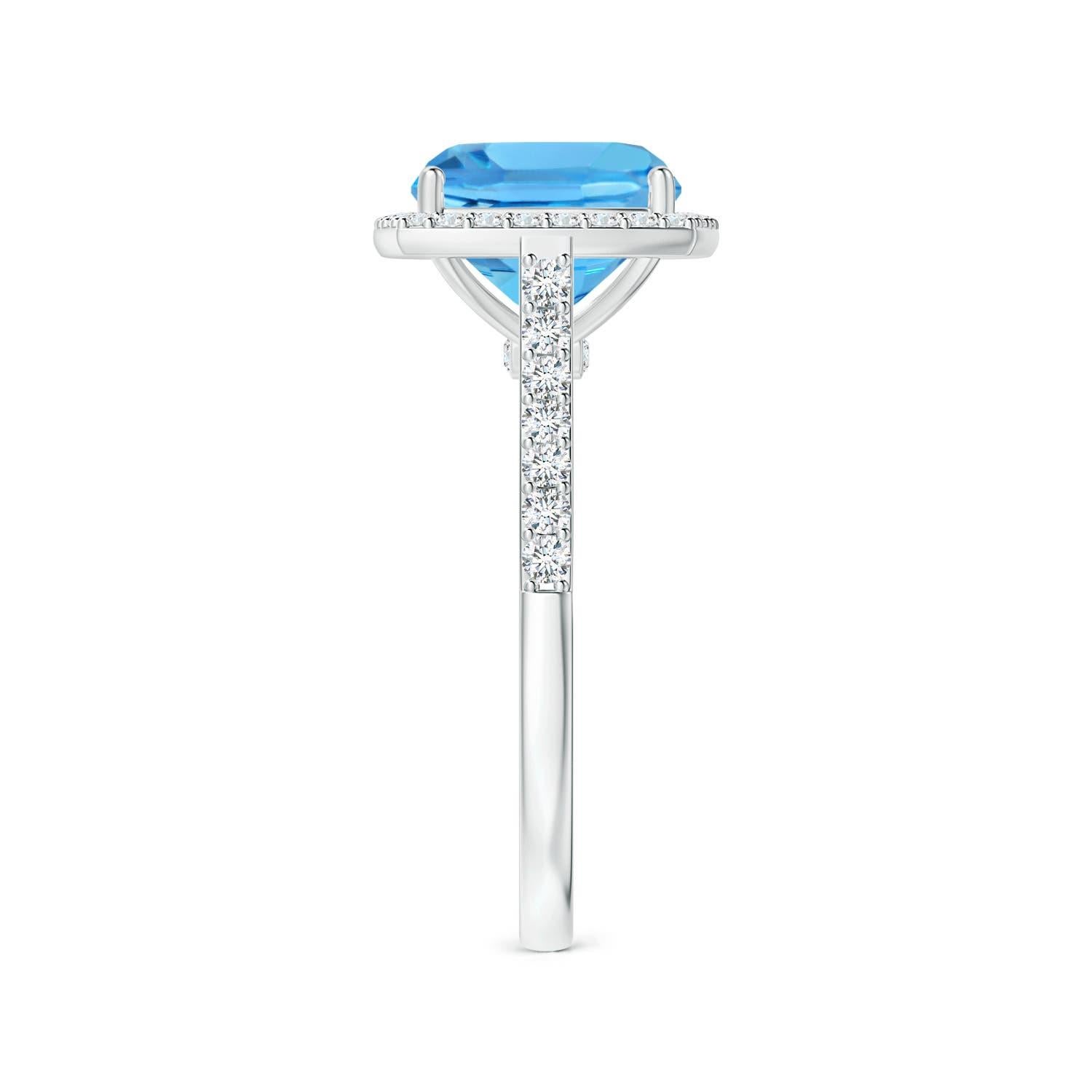 Taglio cuscino Anello aureolato in oro 14K con Topazio Blu Svizzero di Angara Nature certificato GIA a cuscino 4,8ct in vendita