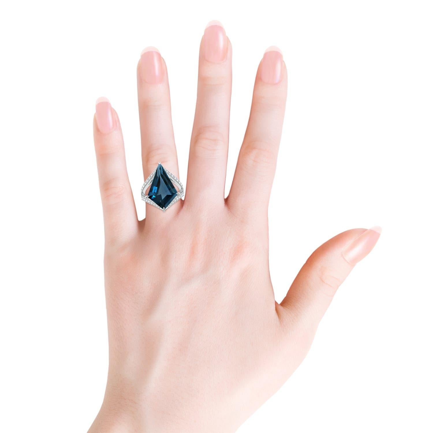 Angara Bague en or 14K en forme de cerf-volant certifié GIA 12.33ct London Blue Topaz en vente 1