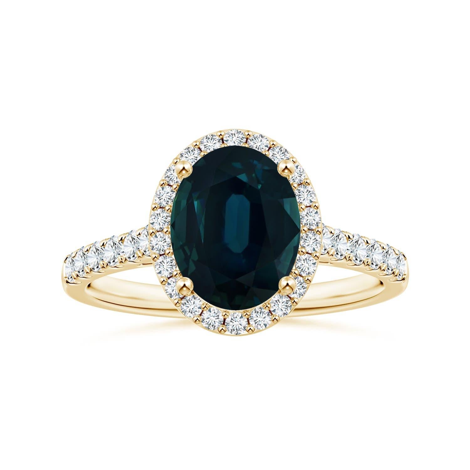 Anello aureolato con zaffiro blu ovale da 3,48 carati certificato GIA di Angara con diamante in vendita 2