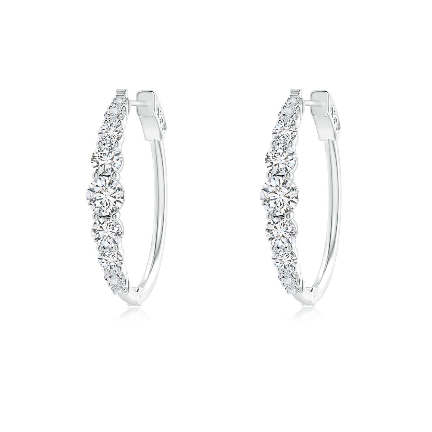 Angara - Boucles d'oreilles en or massif 14 carats avec diamants gradués et sertis clos Pour femmes en vente