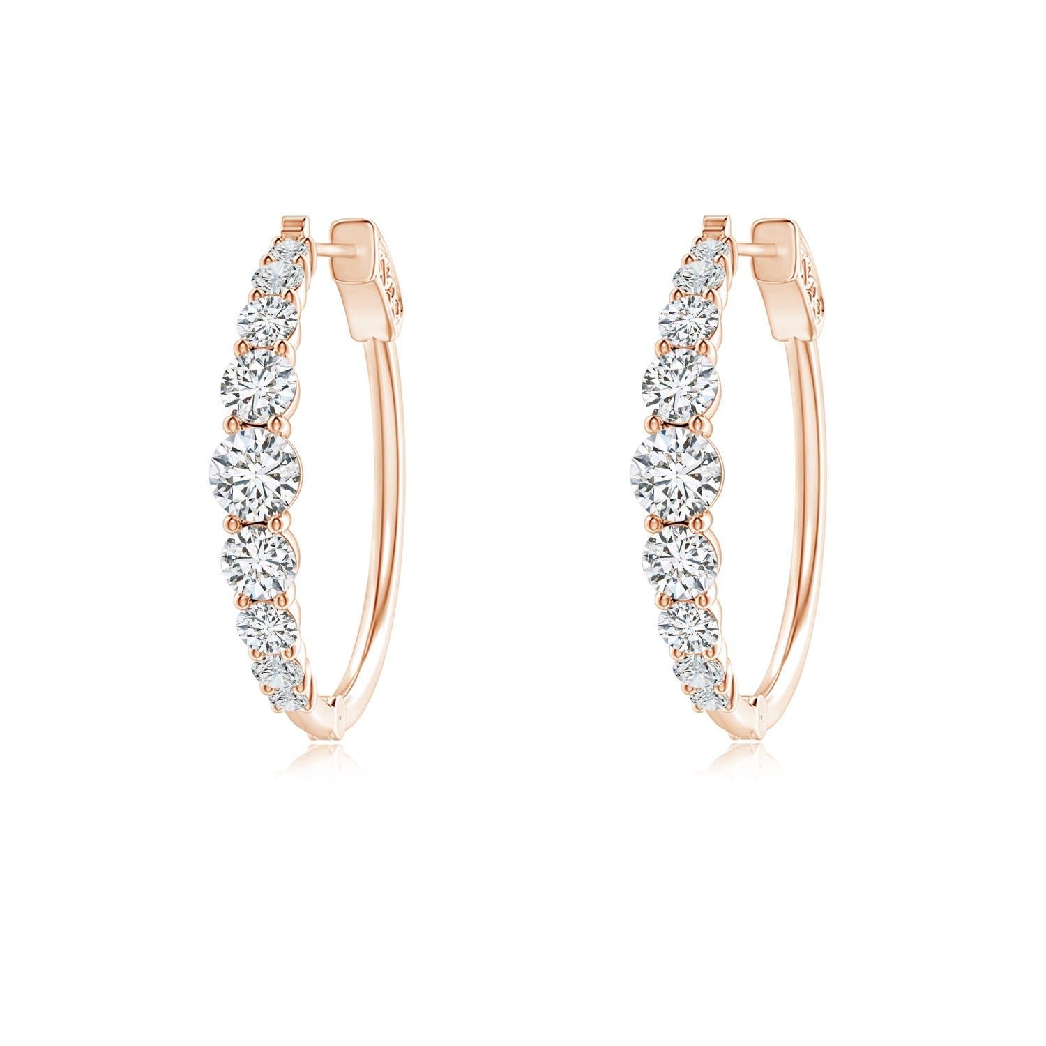 Angara - Boucles d'oreilles en or massif 14 carats avec diamants gradués et sertis clos en vente 1