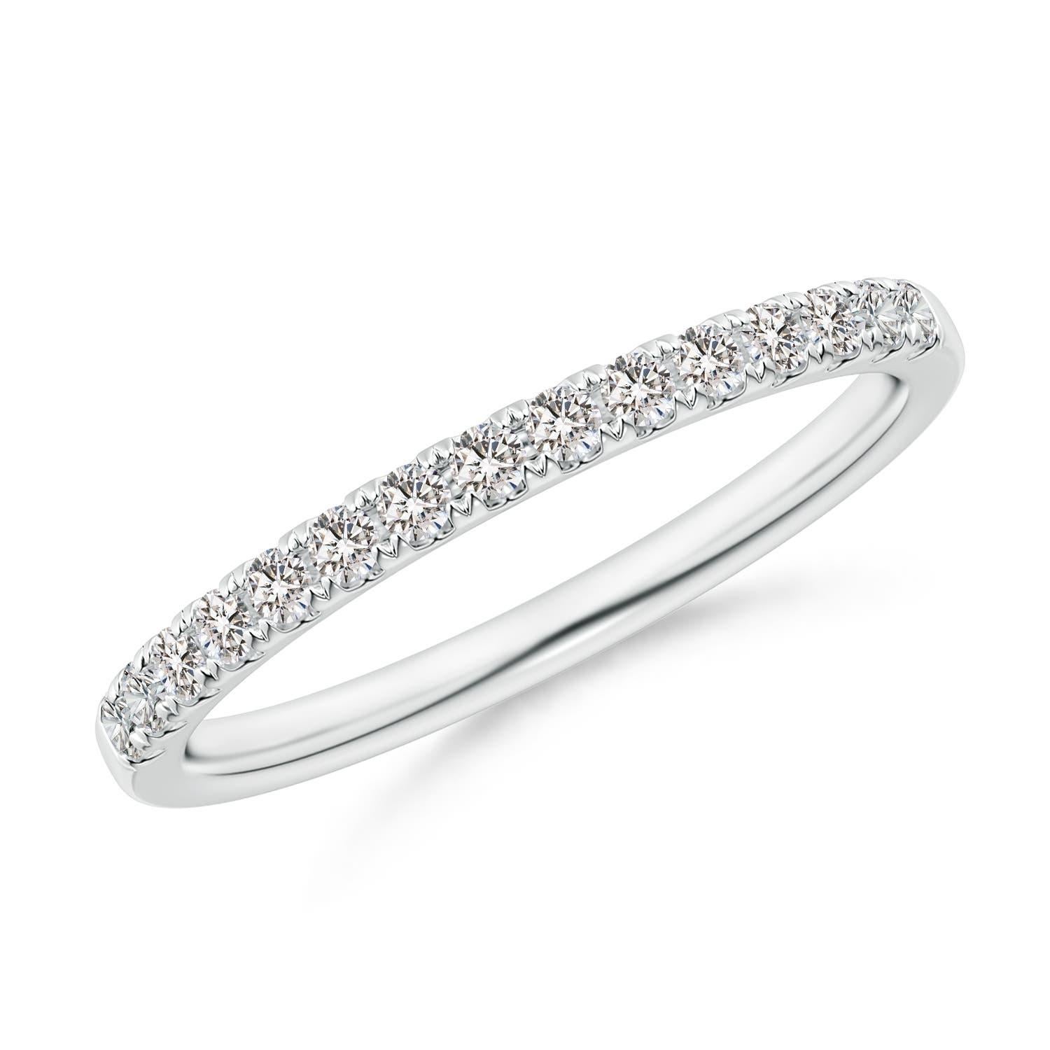 Angara Natürliche halbe Ewigkeit Runde Diamant Ehering in 14K Solid Gold im Angebot 1
