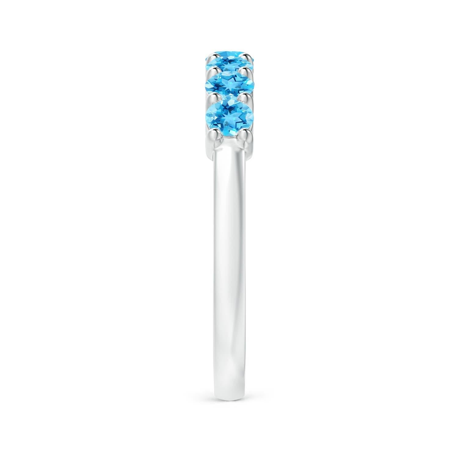 Angara natürlichen halben Ewigkeit Schweizer Blautopas Ehering in 14K massivem Gold (Rundschliff) im Angebot