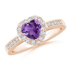 Angara Natürlicher herzförmiger Amethyst Halo-Ring mit Diamant-Akzenten in 14K Gold