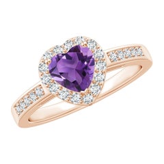 Angara Natürlicher herzförmiger Amethyst Halo-Ring mit Diamant-Akzenten in 14K Gold