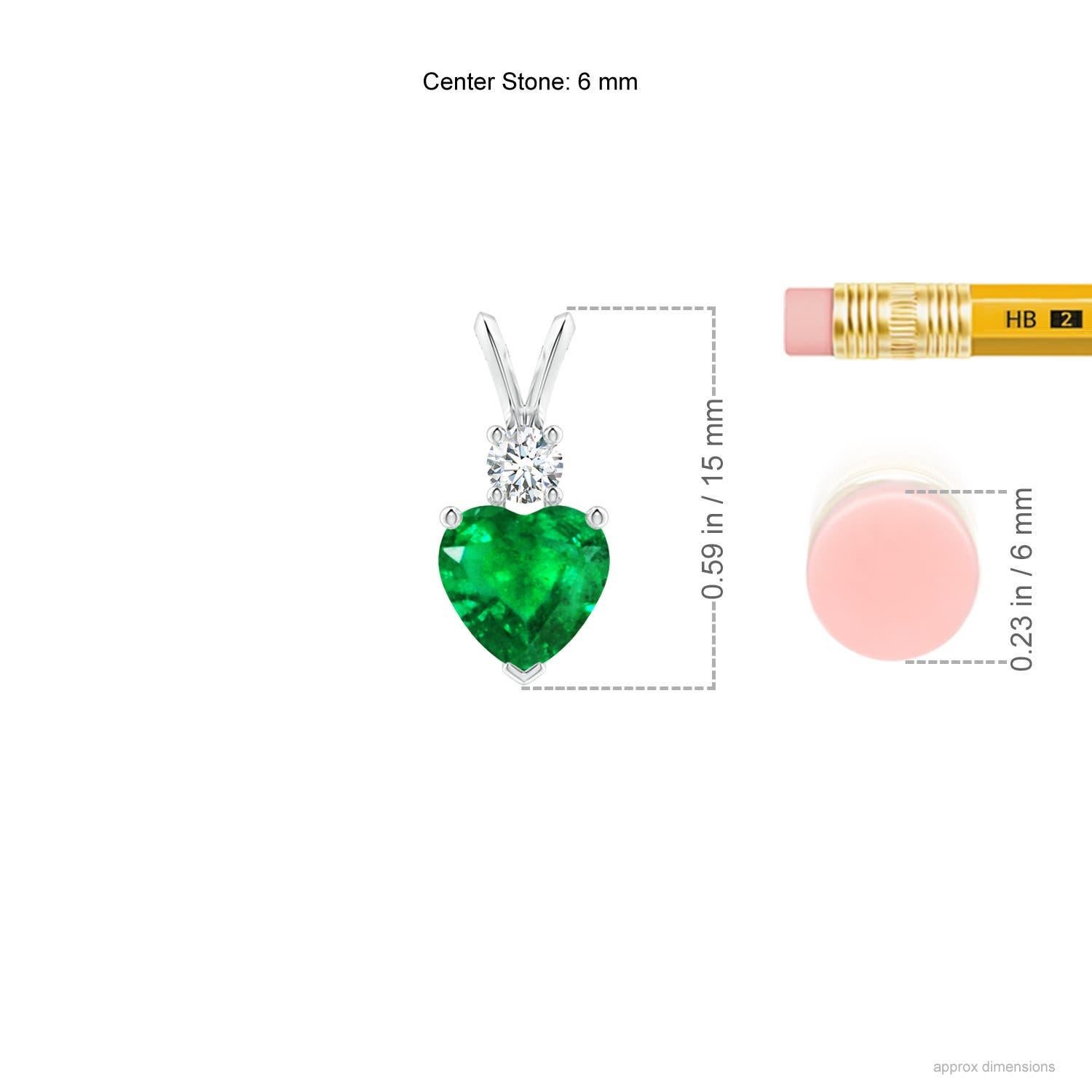 Angara Natürlicher herzförmiger Smaragd mit Diamant-Anhänger aus Platin (Herzschliff) im Angebot