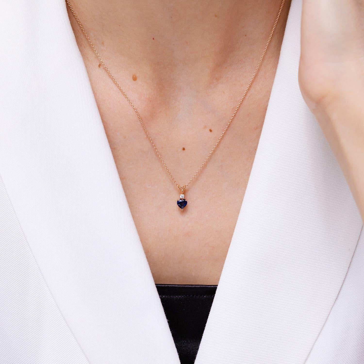 Modern Angara Natural Heart-Shaped Sapphire Rabbit Ear Bale Pendant in 14K Solid Gold For Sale