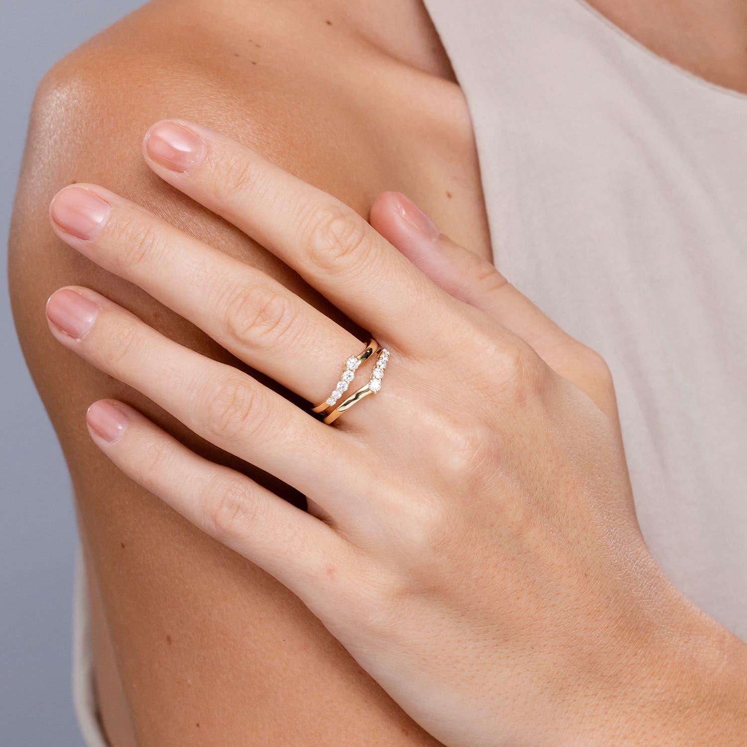 Angara Natural Journey Diamant Ring Wrap in 14K massivem Gold für Frauen (Moderne) im Angebot