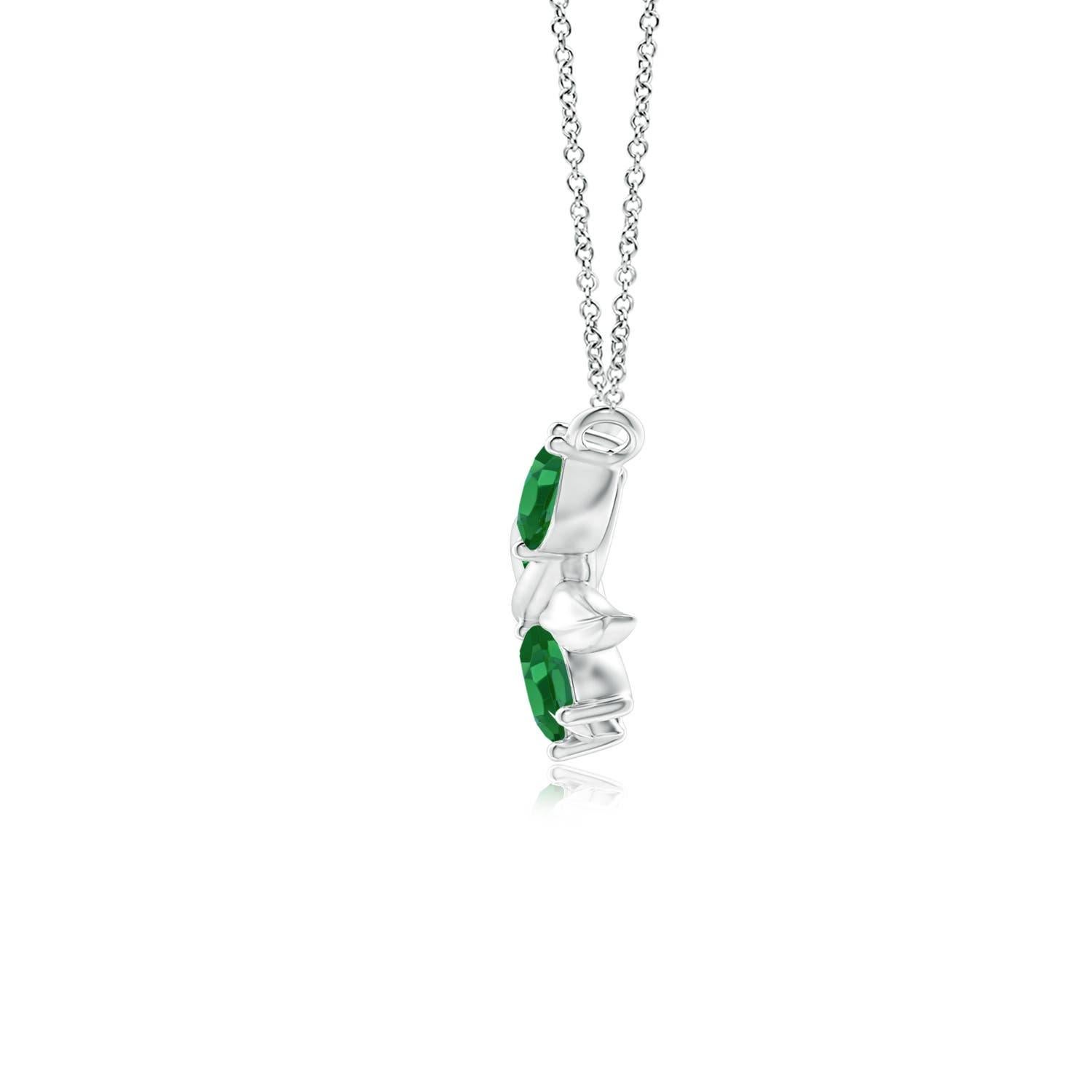 Símbolo clásico de paz y victoria, este colgante de rama de olivo es etéreo. Presenta esmeraldas marquesa engastadas que atraen la mirada con su hermoso tono verde exuberante. Además, los motivos de hojas delicadamente talladas realzan el encanto