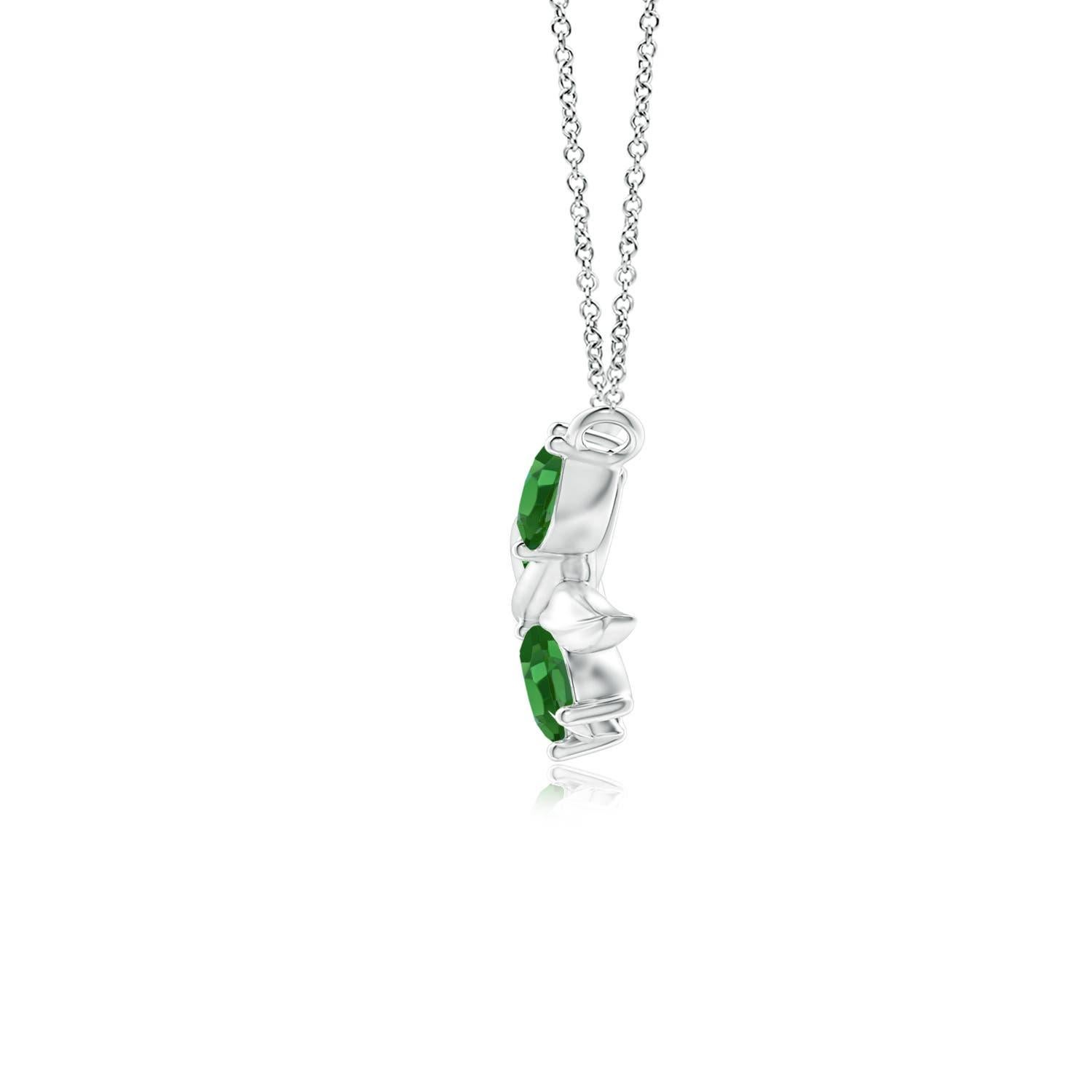 Simbolo classico di pace e vittoria, questo ciondolo a forma di ramo d'ulivo è etereo. Presenta smeraldi marquise incastonati che attirano l'attenzione con la loro splendida tonalità verde. Inoltre, i motivi a foglia delicatamente intagliati