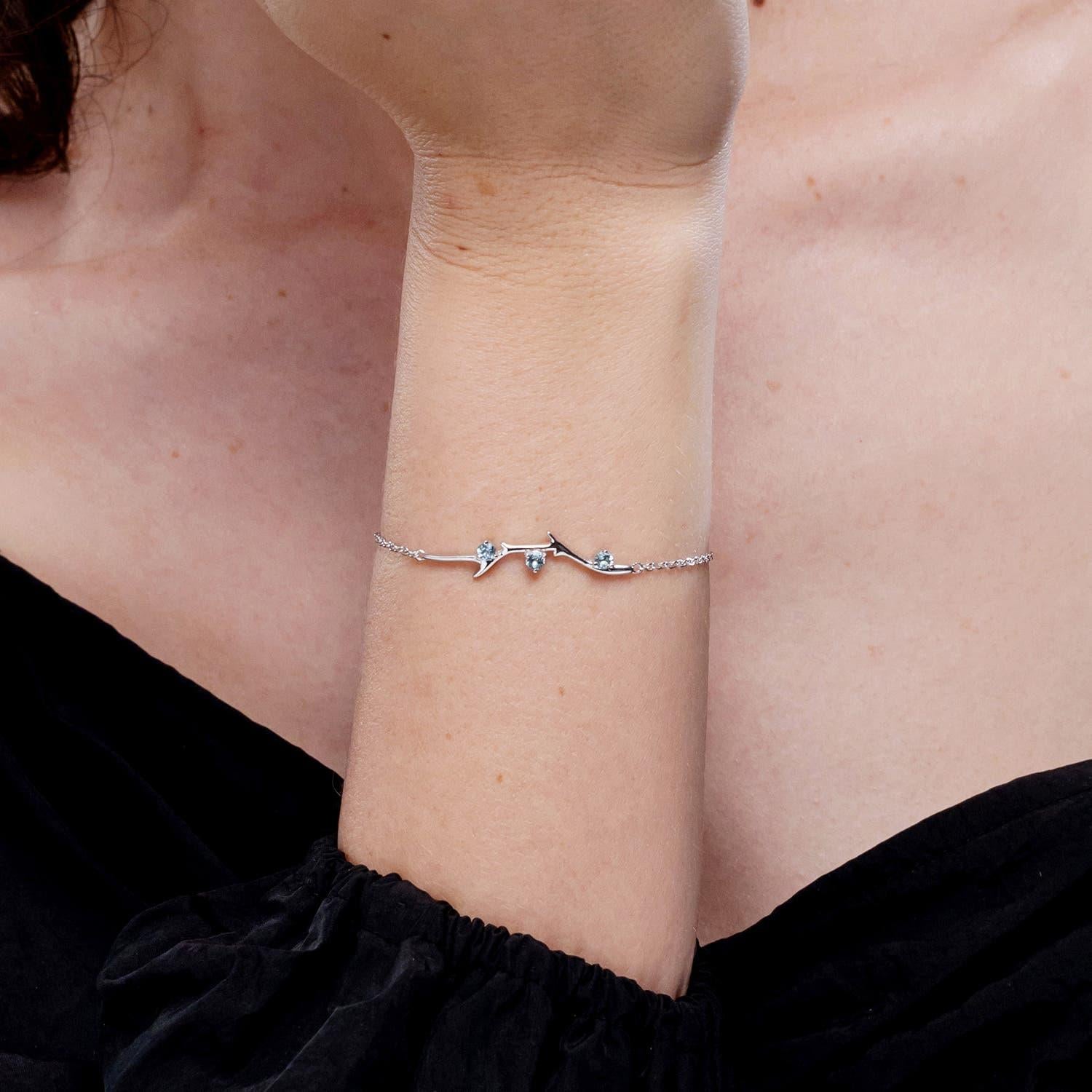 Round Cut Angara Natural Nature Inspired Round Aquamarine Tree Branch Bracelet in 14K Gold For Sale