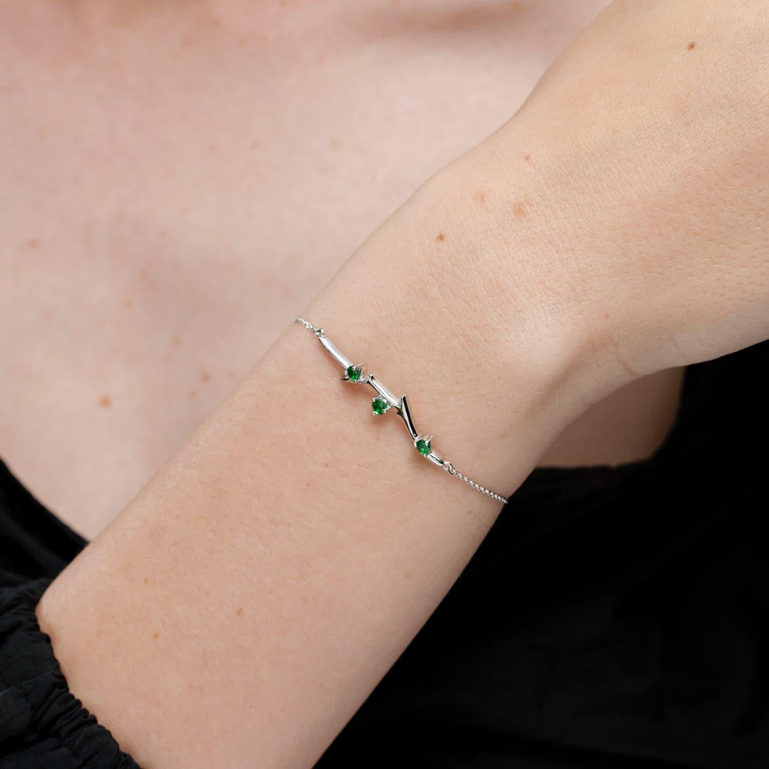 Round Cut Angara Natural Nature Inspired Round Tsavorite Tree Branch Bracelet in 14K Gold For Sale