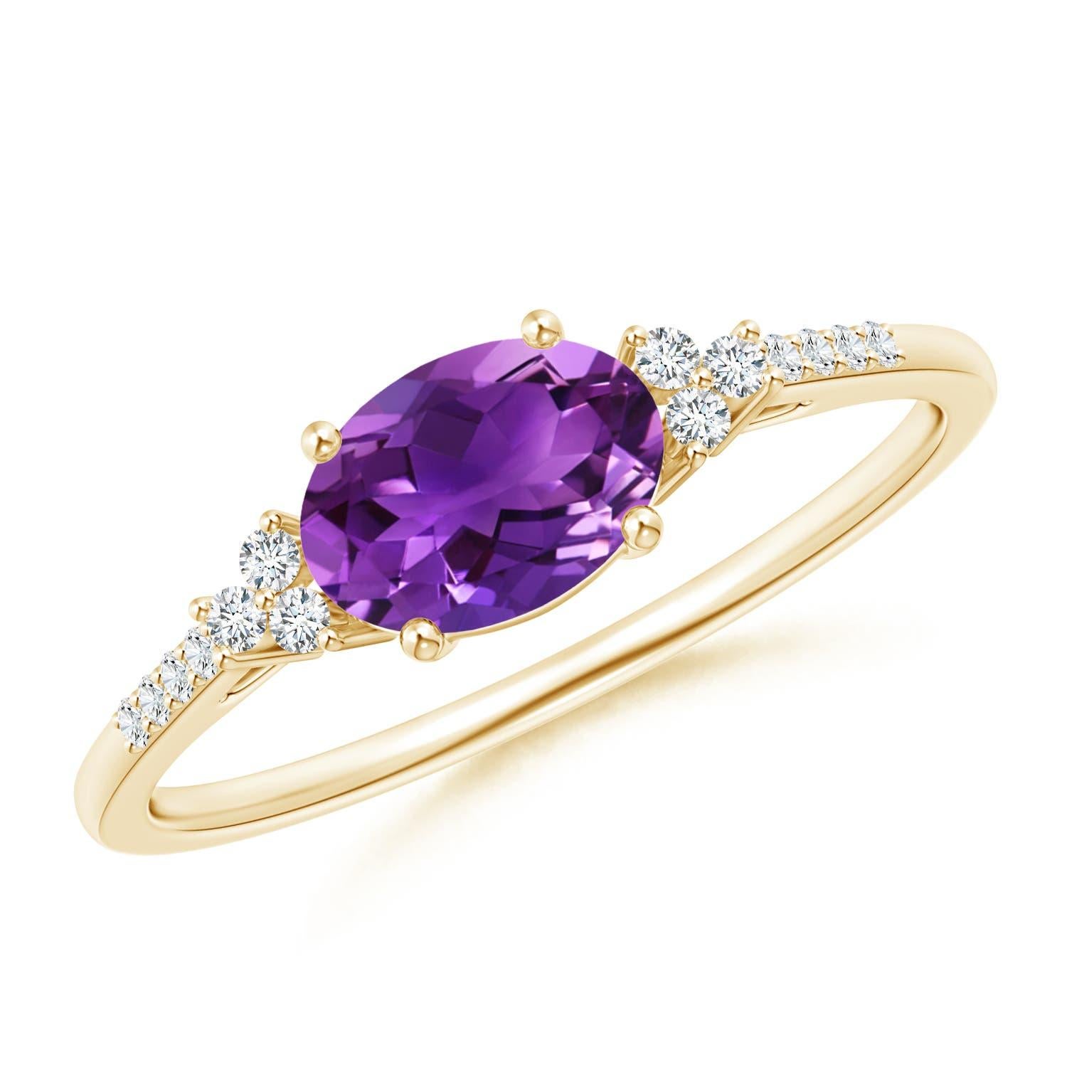 Anillo solitario de amatista ovalada natural Angara con trío de diamantes en oro macizo de 14 quilates en venta 1