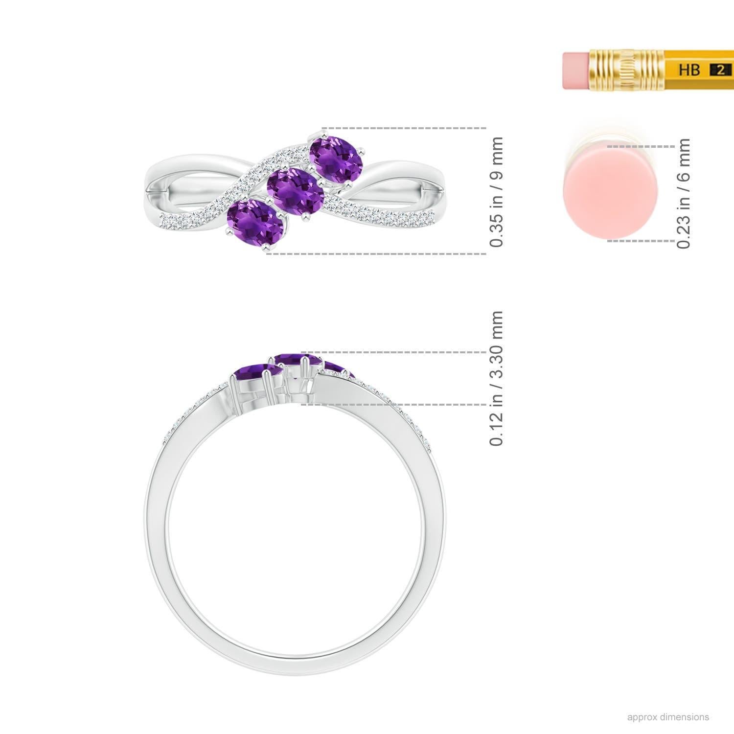 Angara natürlichen ovalen Amethyst drei Stein Ring mit Diamanten in 14K massivem Gold im Zustand „Neu“ im Angebot in Los Angeles, CA