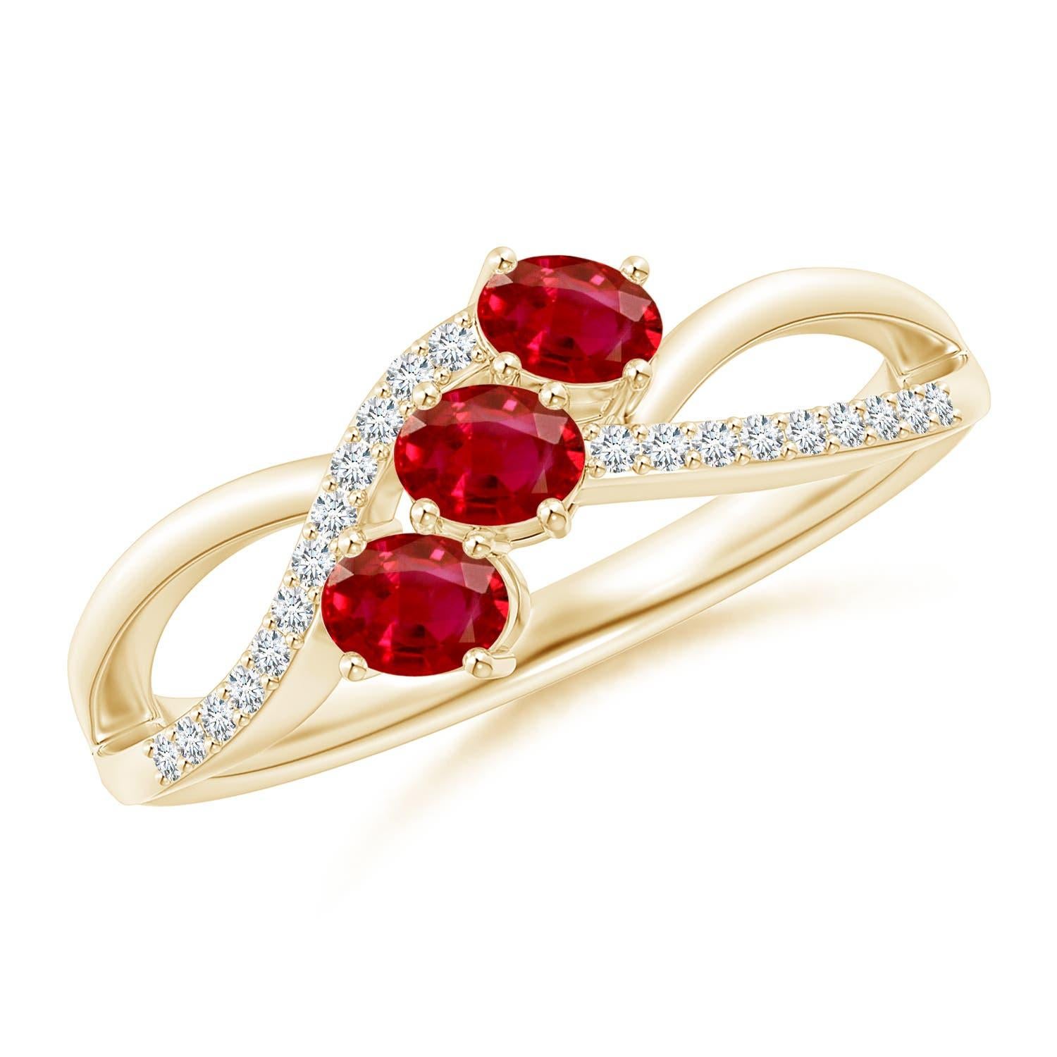Anillo Bypass de Tres Piedras de Rubí Ovalado Natural de Angara con Diamantes en Oro Macizo de 14K en venta 1
