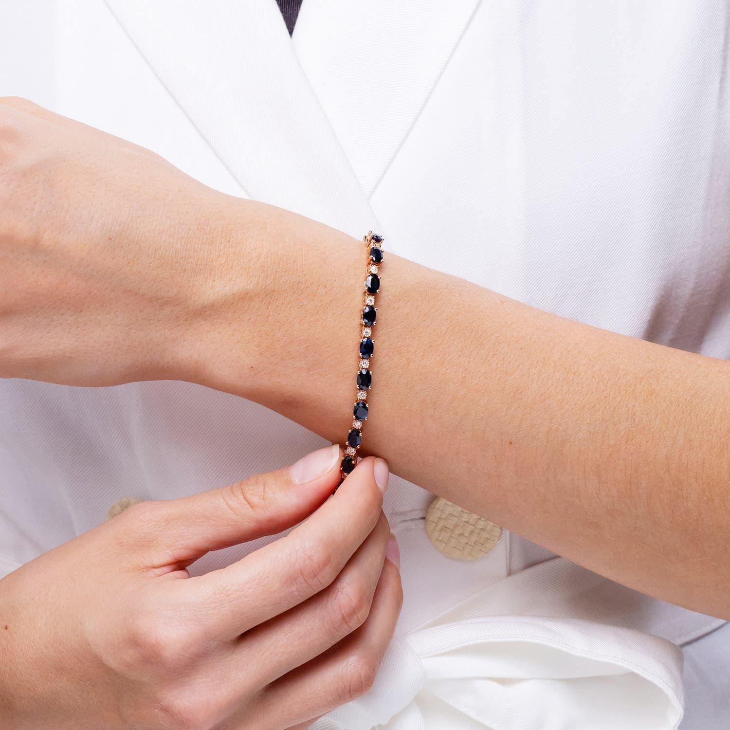 Moderne Bracelet de tennis en saphir ovale naturel avec diamants tziganes en or massif 14K d'Angara en vente