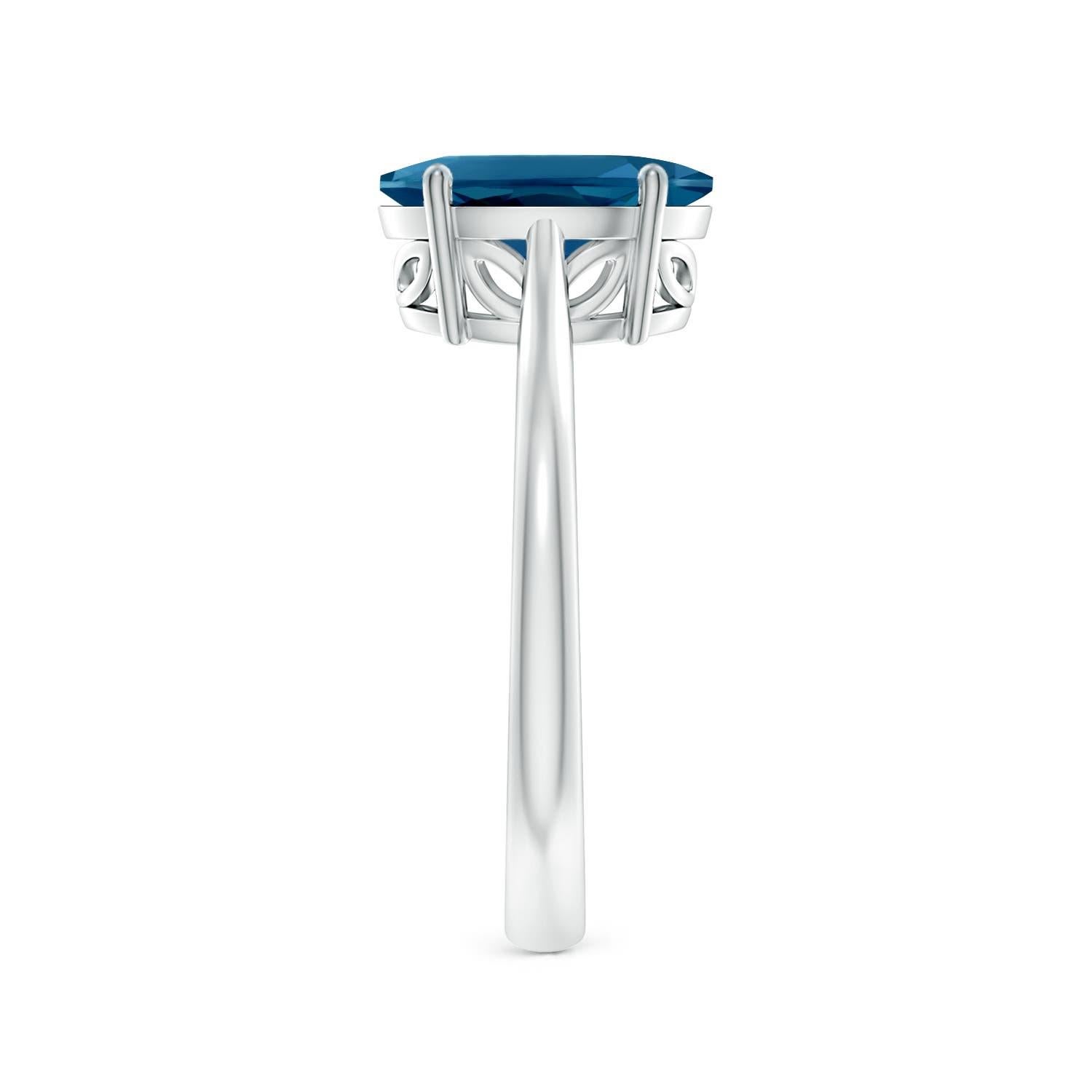 Angara Natürlicher ovaler Solitär 3,25ct Londoner Blautopas Cocktail Ring in 14K Gold (Ovalschliff) im Angebot