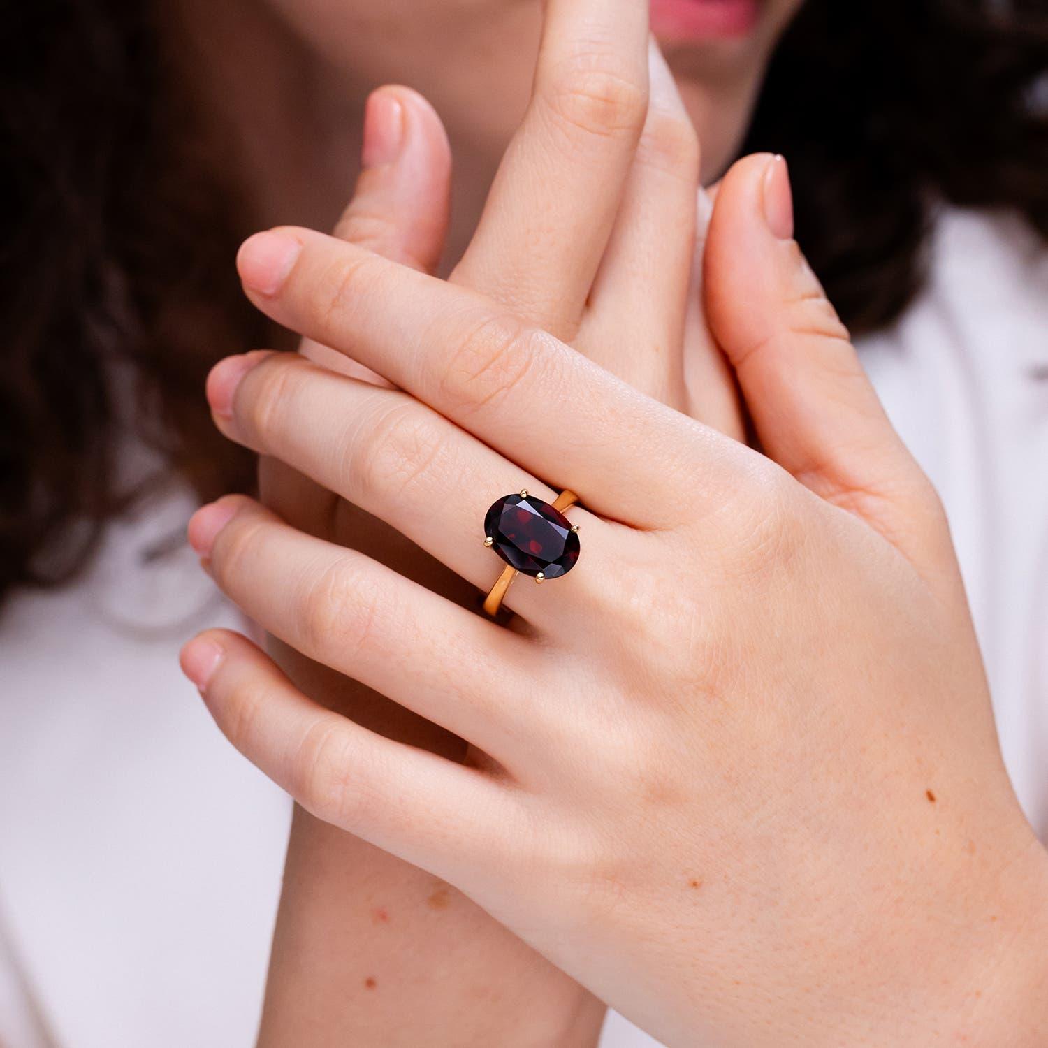 Angara natürlichen ovalen Solitär 6,4 ct Granat Cocktail-Ring in 14K massivem Gold (Ovalschliff) im Angebot
