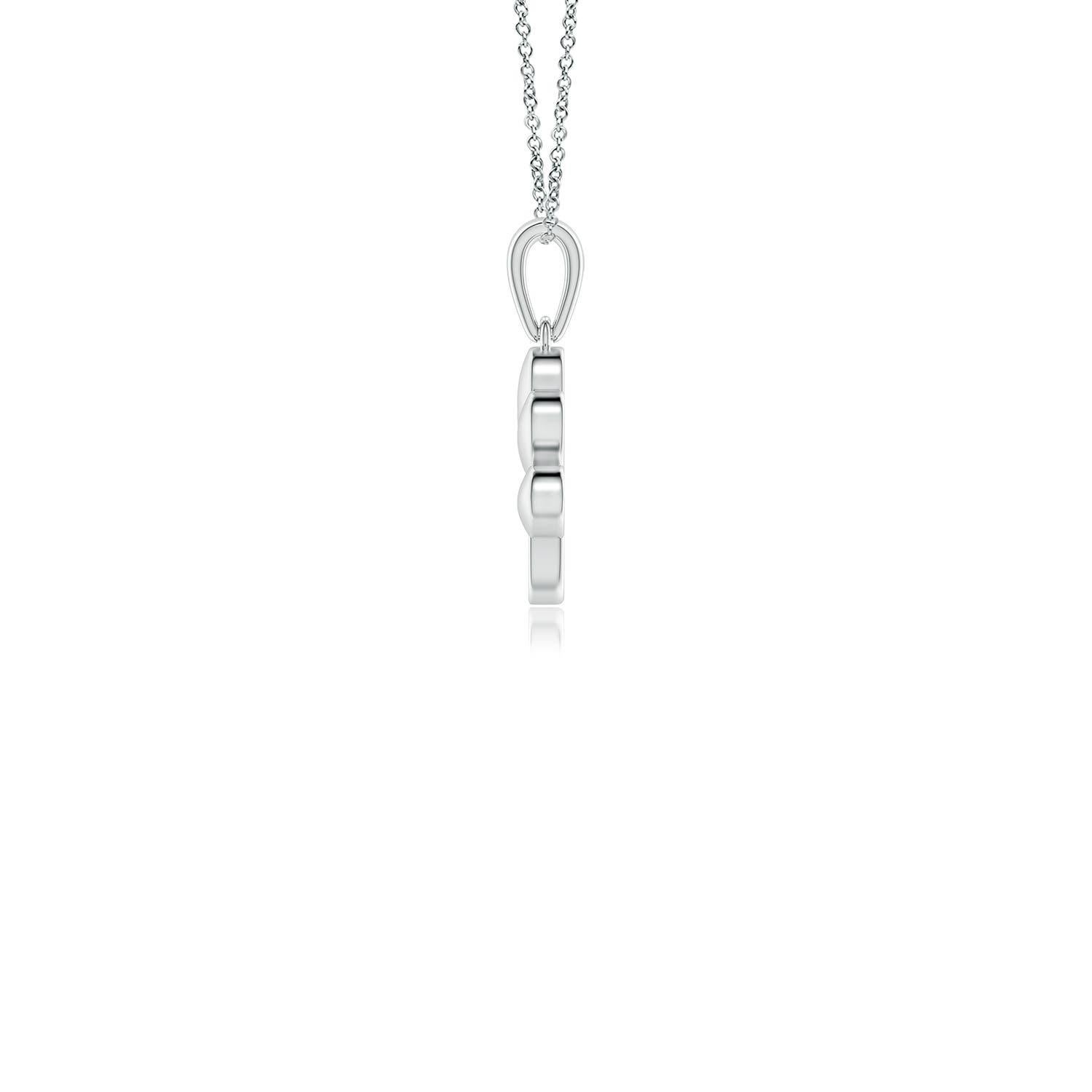 Caratterizzato da un adorabile disegno a zampa di cane, questo ciondolo con diamante è realizzato in platino. I diamanti scintillanti sono incastonati in un'incastonatura di pava sulla zampa lucente e hanno un aspetto squisito. Heldly, che si regge