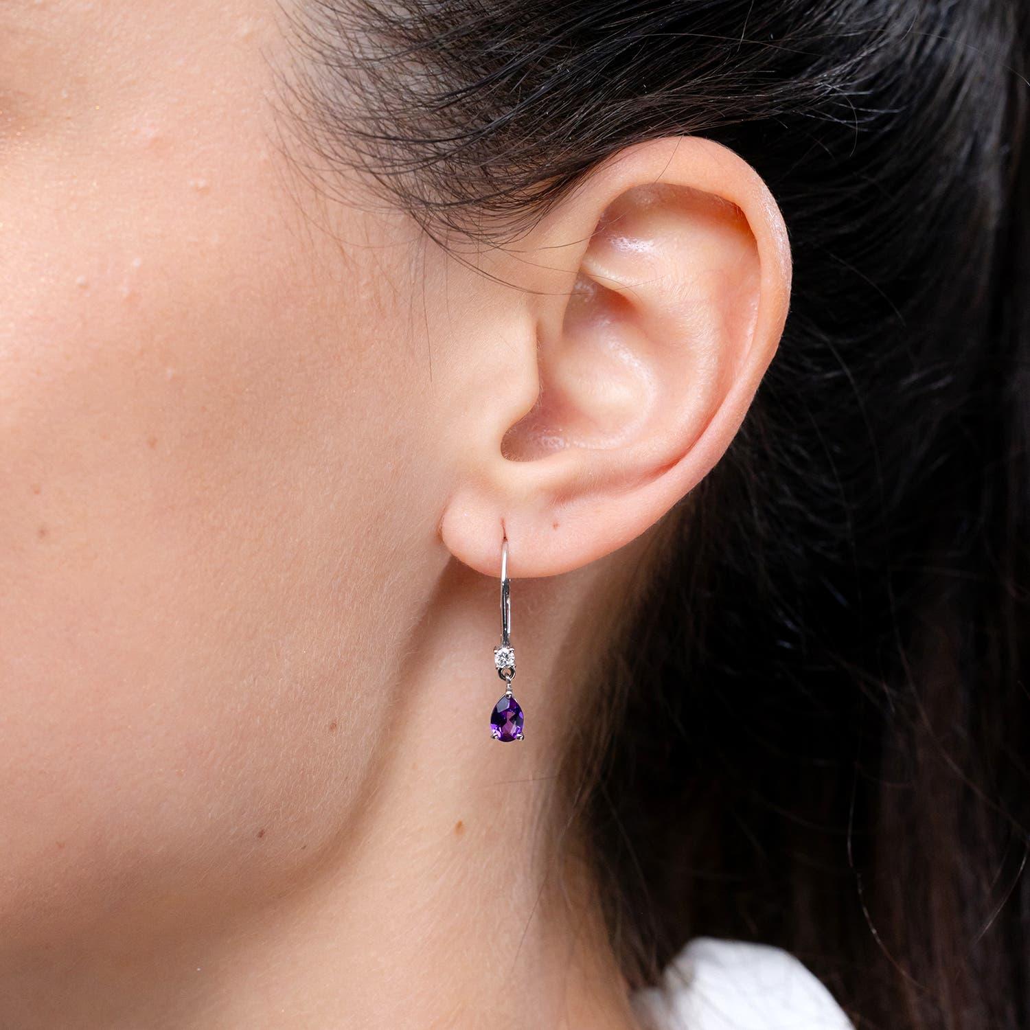 Angara Natural Pear Amethyst Leverback Drop Ohrringe mit Diamant in 14K Gold (Moderne) im Angebot