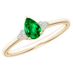Anillo solitario de esmeralda pera natural Angara con acento de diamantes en oro macizo de 14 quilates