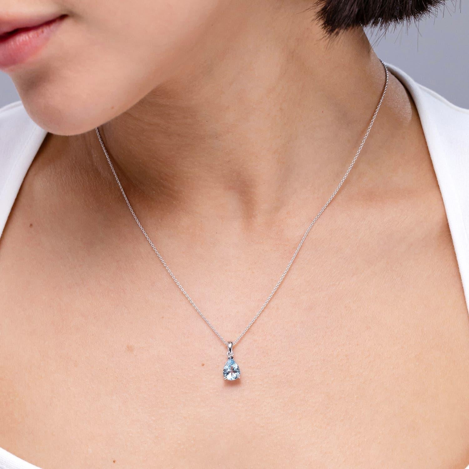 Moderne Angara Pendentif solitaire en or massif 14K avec aigue-marine en forme de poire de 1,12ct en vente