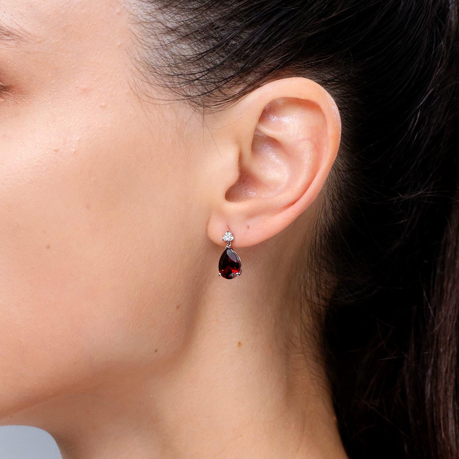 Moderne Angara Boucles d'oreilles pendantes en or 14 carats, grenat naturel en forme de poire de 4,2 ct avec diamants en vente