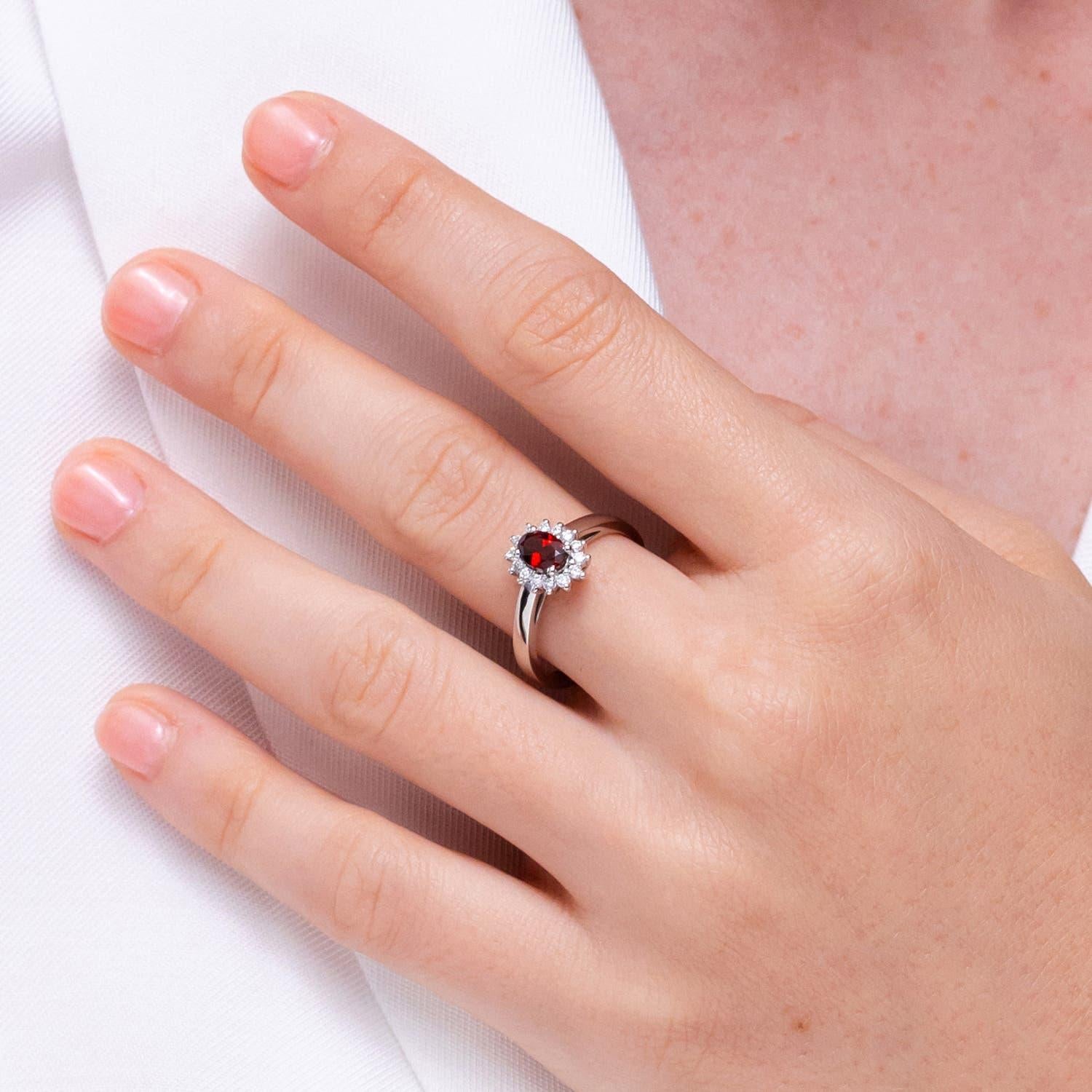 Angara natürlichen Prinzessin Diana inspiriert 1,45ct Granat Halo Ring in 14K massivem Gold im Zustand „Neu“ im Angebot in Los Angeles, CA
